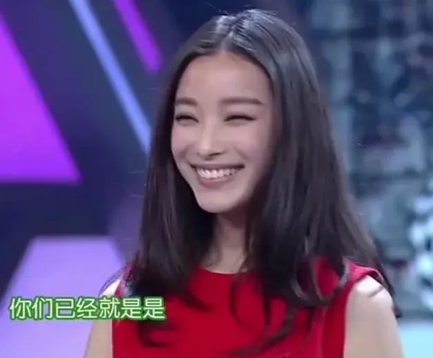 女星第一次上《快本》,迪丽热巴唐嫣很清纯,看到郑爽:想恋爱了