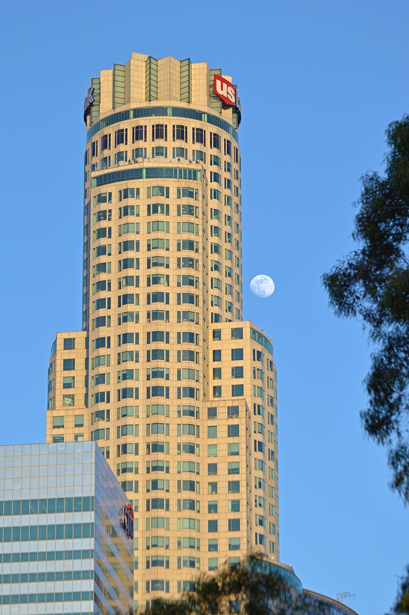 游戏迷最熟悉的高楼能抗住8级地震却在电影游戏中被毁数十次