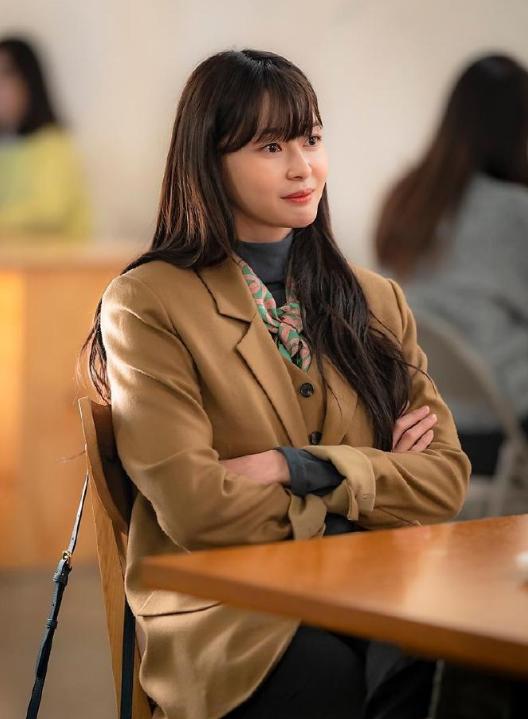 梨泰院class女二穿搭美到爆西装杀干练大方讨厌不起来了