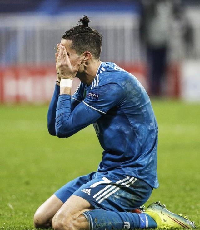 鸡皮疙瘩起了一身捂脸(一冷脸上起鸡皮疙瘩是怎么回事) 鸡皮疙瘩起了一身捂脸(一冷脸上起鸡皮疙瘩是怎么回事)