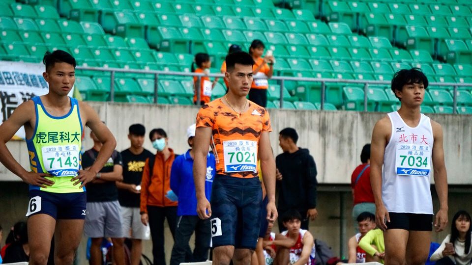10秒37!中国台湾飞人百米轻松预赛第一 苏炳添曾说他可以破10秒|杨俊瀚|200米|亚青赛|世锦赛|南京青奥会_新浪体育_新浪新闻