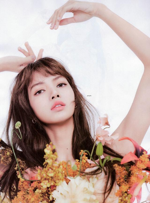 lisa登韩国elle二月刊封面变身花仙子又仙又甜模样第一次见