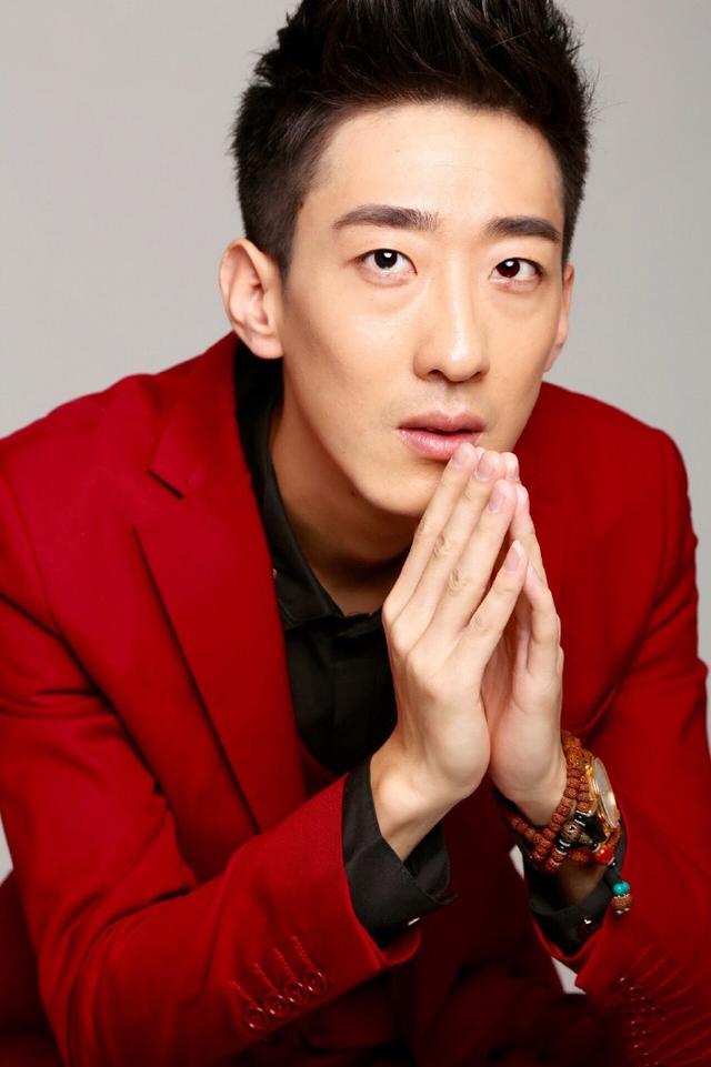 道士出山的阴十三模仿林正英成名新电影演赤脚大仙