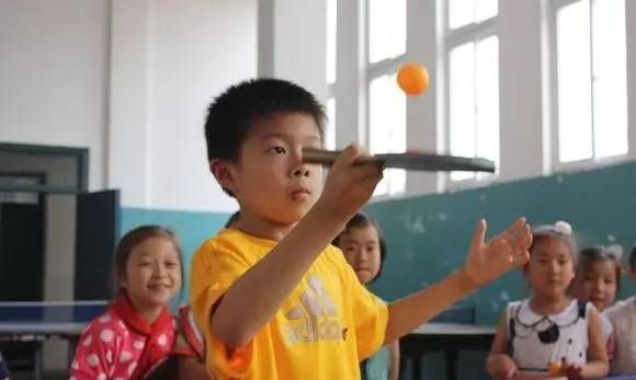 孩子专注力差,可能是正常的!做好保护很重要|专注力|父母|注意力_新浪新闻