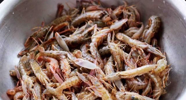 嘎巴虾怎么做好吃?麻辣做法很开胃,好吃到停不下来