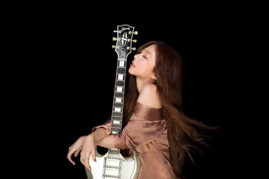 陈绮贞|彩虹|天后_新浪新闻