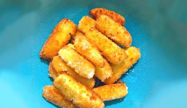 教你网红美食“煎牛奶”,3步就做好,奶香浓郁,外酥里嫩超好吃 【蜗牛扑克】教你网红美食“煎牛奶”,3步就做好,奶香浓郁,外酥里嫩超好吃