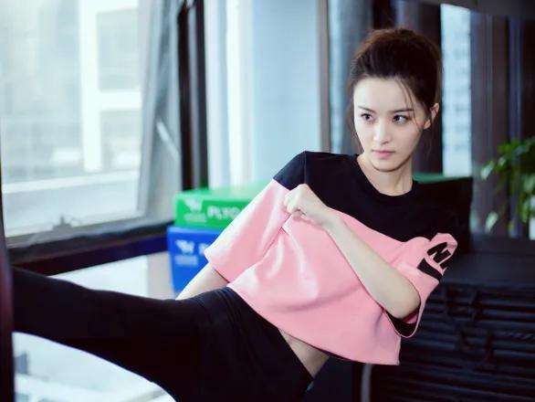 巴啦啦小魔仙:12年后,本以为最美的还是严莉莉,没想到却是她