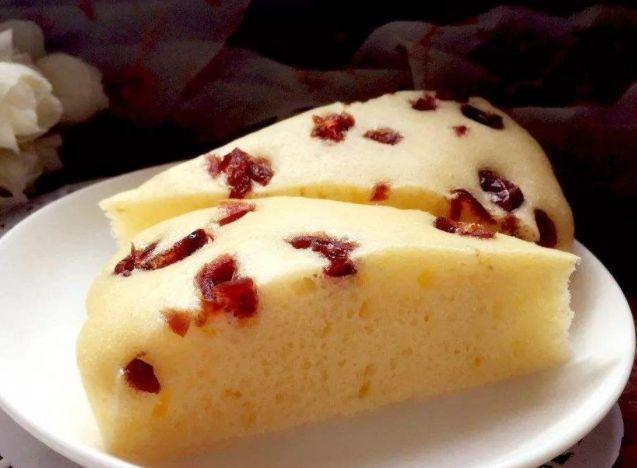 小米别熬粥了,加点糯米粉做发糕,不打发不发酵,比鸡蛋饼还简单