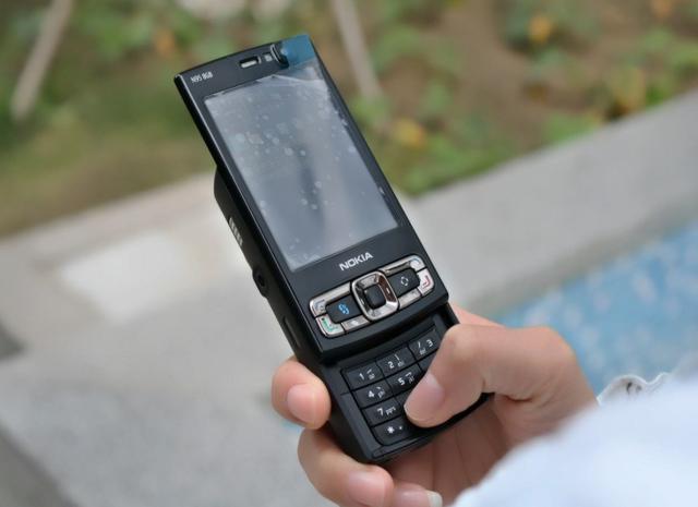 这四台砖块一样的老款手机,却依然有着高颜值|诺基亚n95|手机|厚度