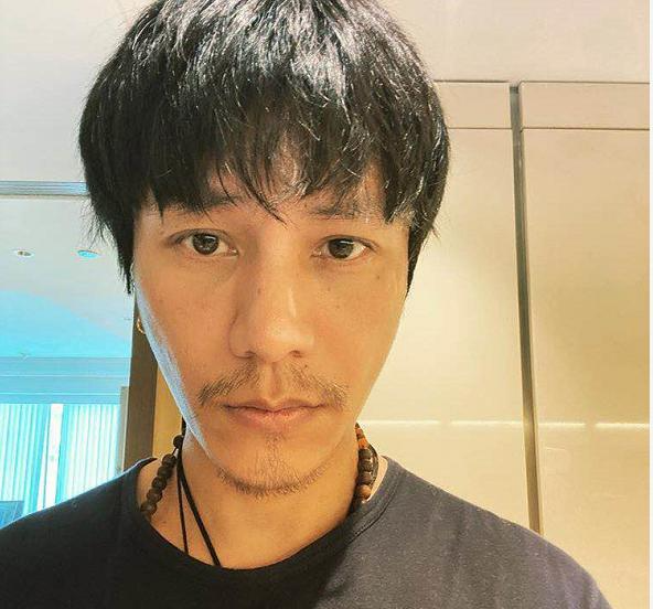 蓄胡明志?陈坤刻意晒胡子拉碴颓废一面,不剪胡子原因让人动容