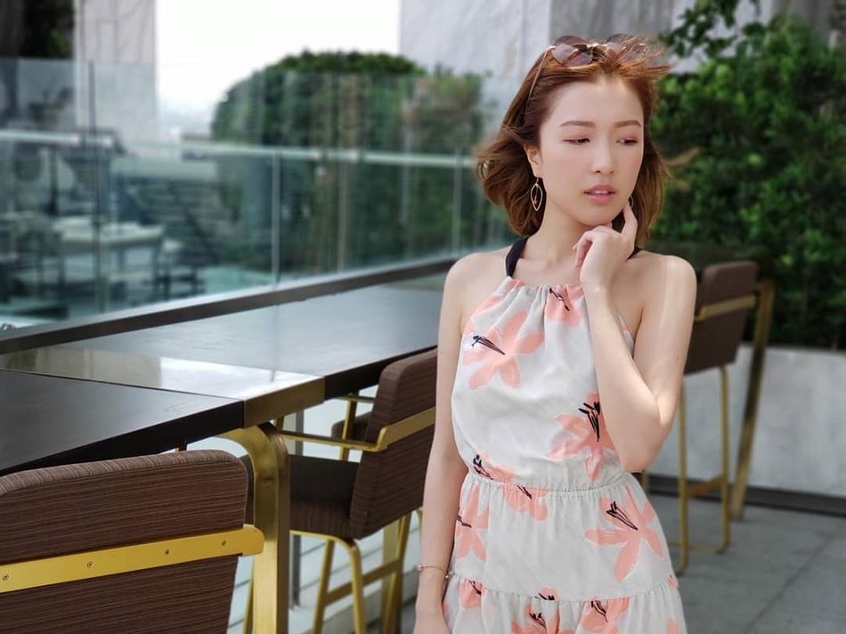 郭嘉文晒美照大长腿抢镜暗示李泽楷吵架似乎已下定决心分手