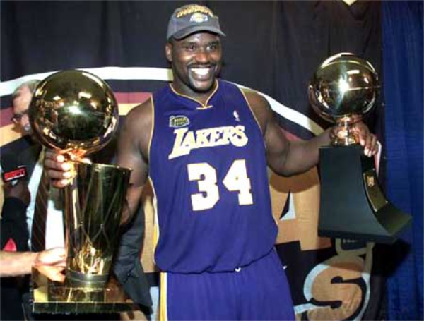 如愿,虽然很多球迷都愿意拿库里与奥尼尔和乔丹的两座mvp奖杯做比较