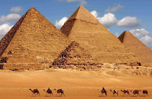 中国金字塔成著名景点,国外游客纷纷来打卡,当地人引以为豪