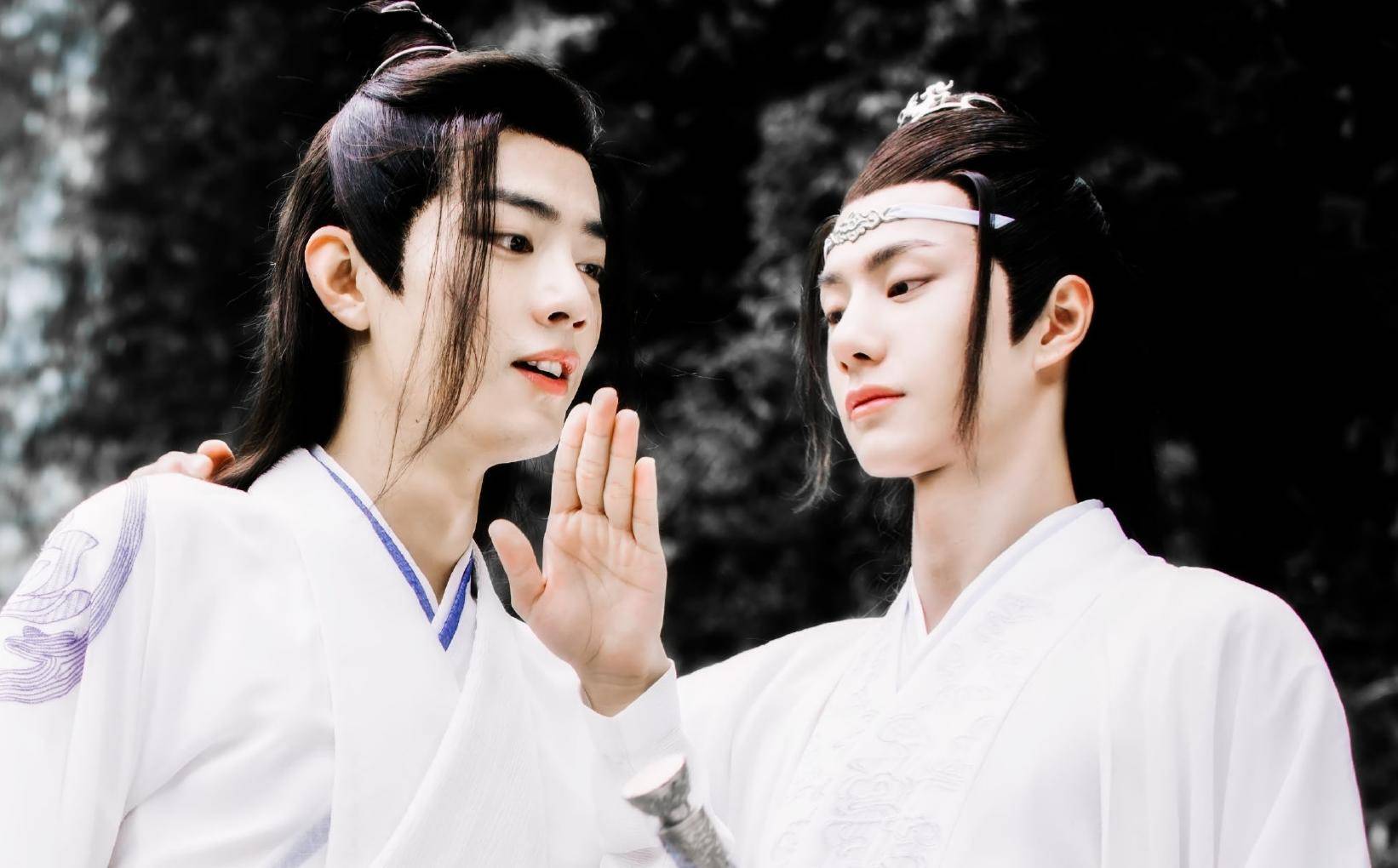 肖战王一博曝最新cp照成平台海外宣推招牌官方撒糖还是吸血