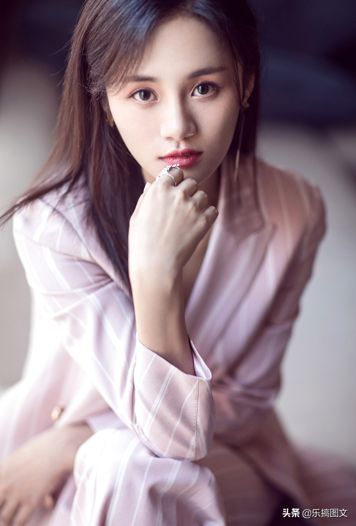 安悦溪淡粉色西服清新甜美帅气少女风