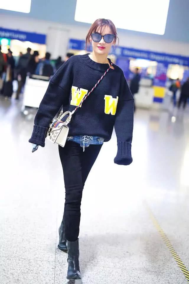 袁姗姗在家都穿这么美!军绿色毛衣配阔腿裤,潇洒休闲穿出好气质