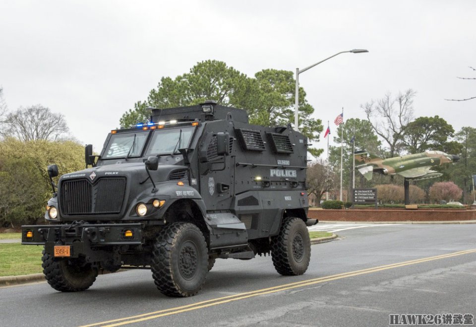 美国装甲车警用图片
