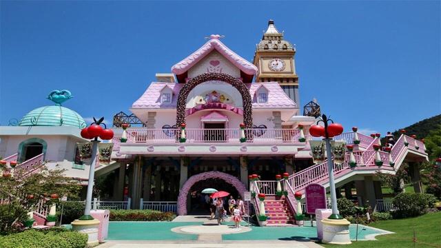 世界上最大的hellokitty主题乐园满满的少女心深受女孩喜欢