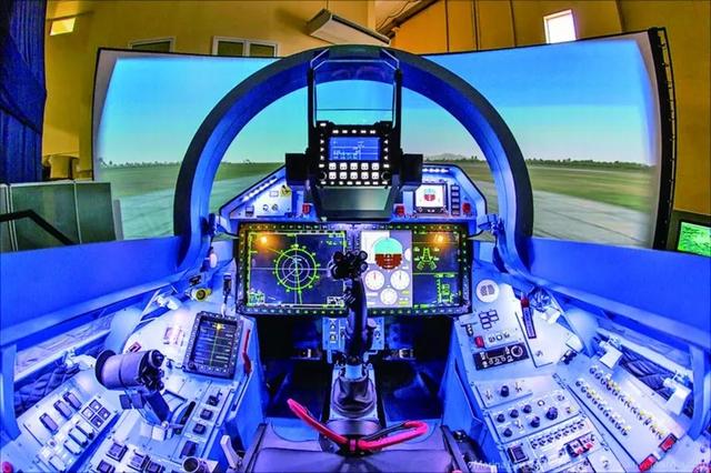 苏-35s的座舱据称,苏-34在改进的过程中充分借鉴了由共青城航空生产