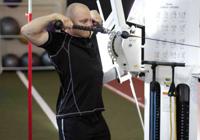 45岁人的健身心得:只要有恒心,锻炼出腹肌和胸肌,不是难事