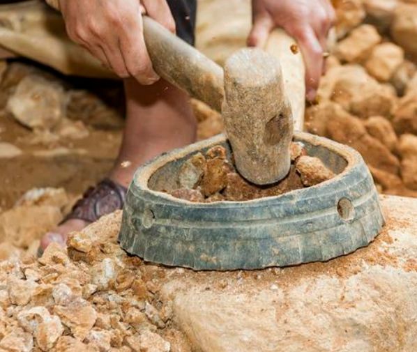 世界上最怪的金矿,黄金遍地却没人挖,淘金者:有胆你就去!