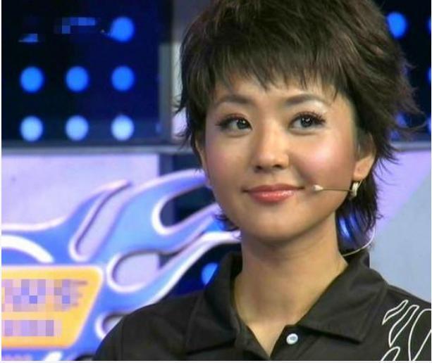 她是当兵出身,靠主持综艺走红,昔日央视名嘴,为何急流勇退?