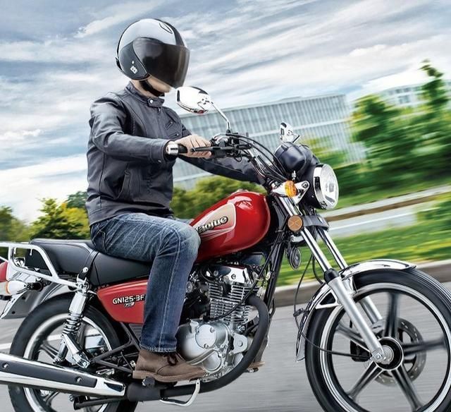 车友问,预算1万内,主要上下班代步,偶尔跑摩的,摩托车求推荐