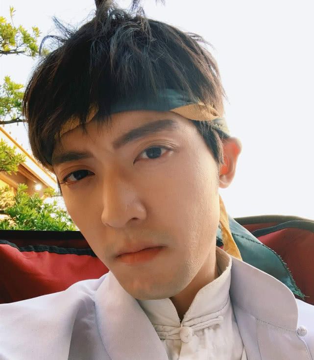 饰演刘枫的陈浩民是大家非常熟悉的演员了,在剧中的表演也是可圈可点