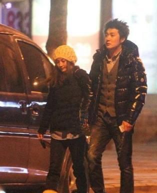 因买不起房弃7年情,分手当月恋上文章?短发造型被指效仿马伊琍