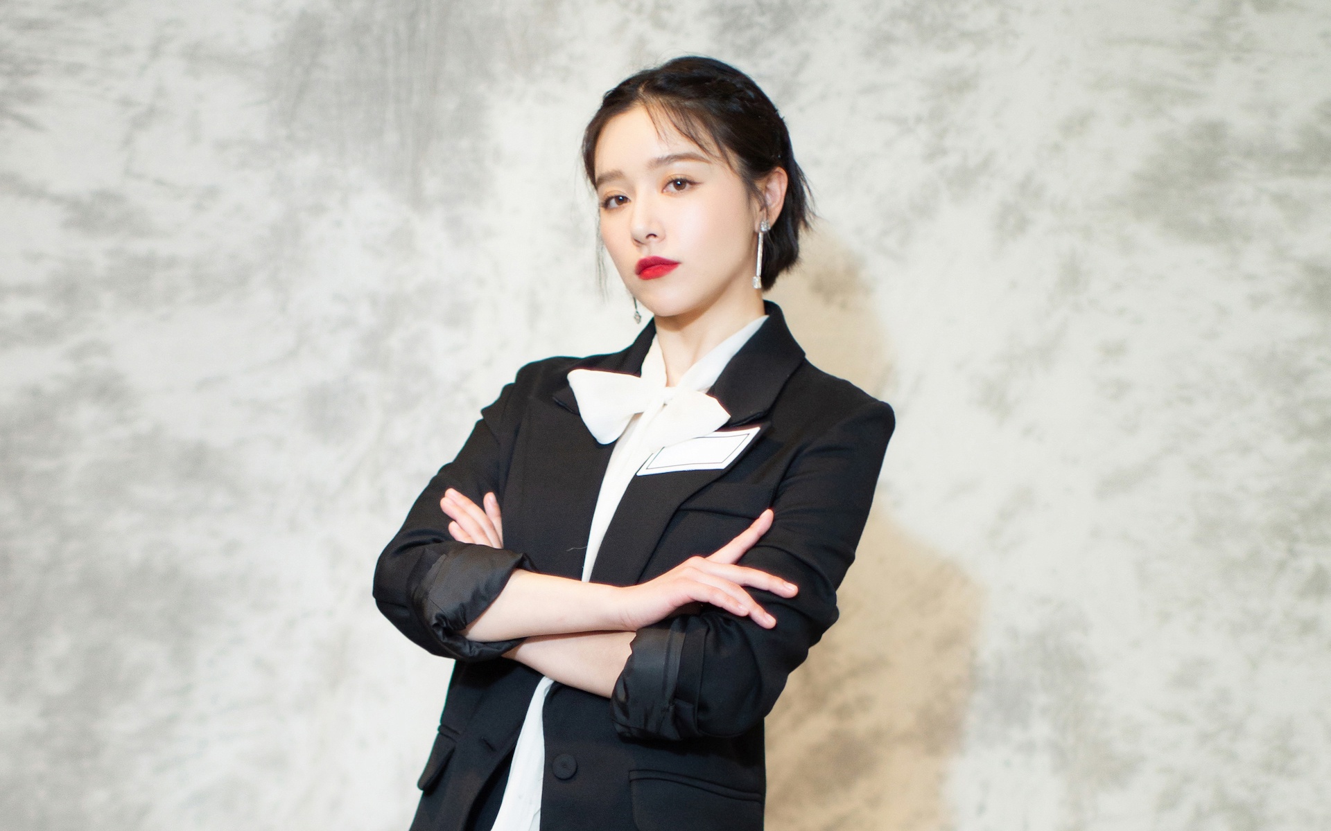 阚清子短发西装帅气精英风!