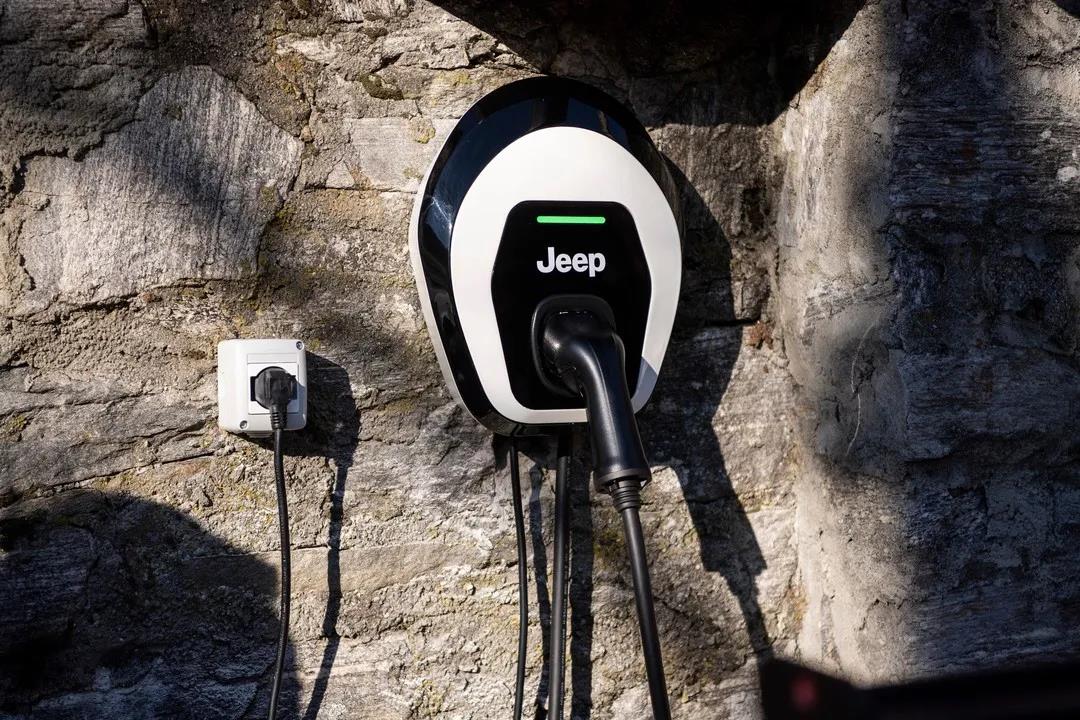 即插即用 菲克集团便捷充电装置亮相