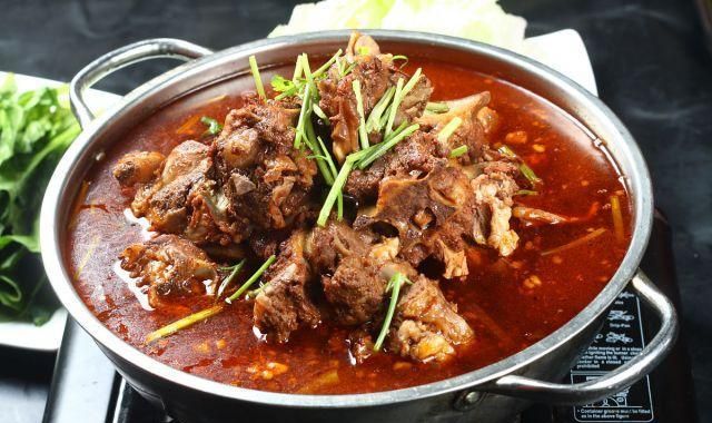 冬日羊蝎子火锅竟如此撩人!每一口都好吃到抓狂!