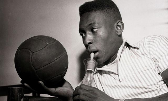 1950 年,对巴西来说,是一个灾难年:巴西足球队在自己的主场,输掉了