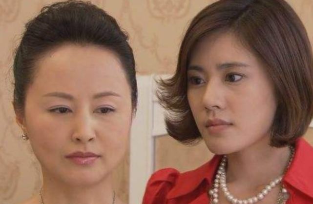 回家的诱惑:为何洪世贤会再次爱上黑化的品如