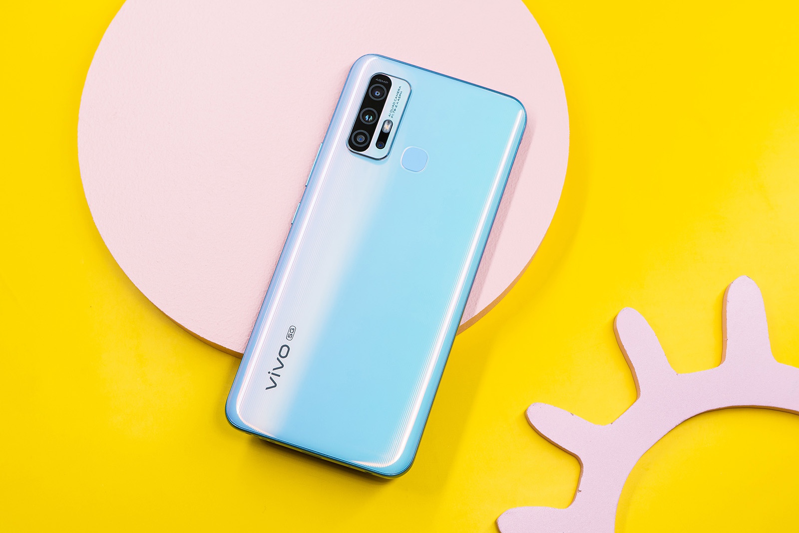 44w闪充 5000mah大电池性能强功耗低 vivo z6吹响5g普及号角