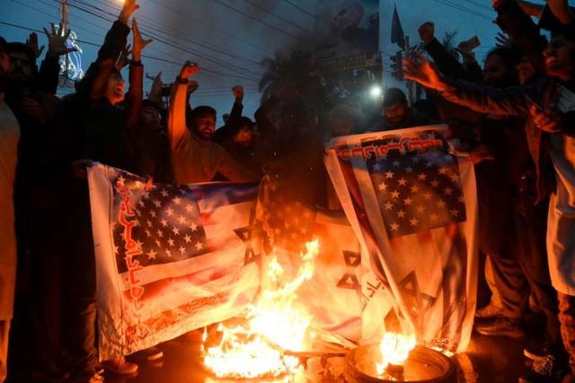 《德黑兰日报》20日报道,此前一名巴林年轻男子因焚毁以色列国旗被判