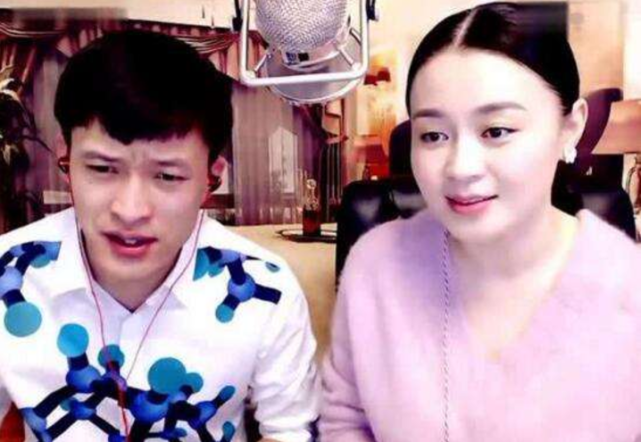 赵本山力捧的弟子,妻子颜值不输关婷娜,如今38岁突发心梗住院|黄宝吉