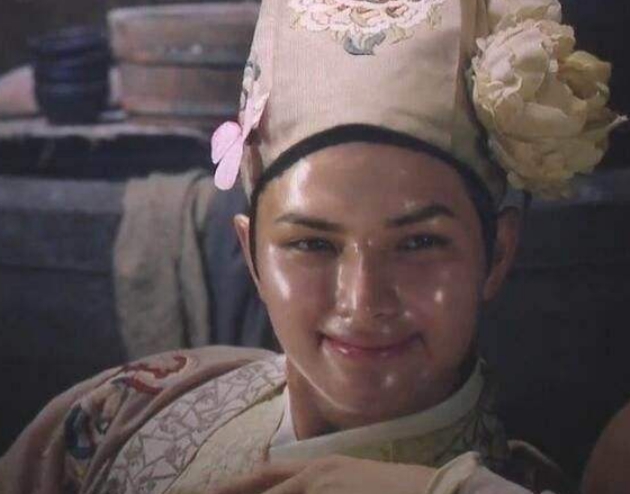 养眼类型的猪八戒,那部就是由周星驰拍摄编出来的一部《西游降魔篇》