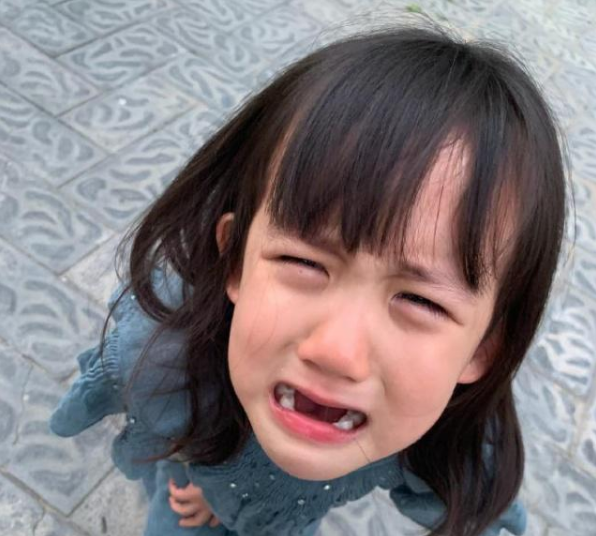 当然,她"善变"的表情还是把很多网友给逗乐了!