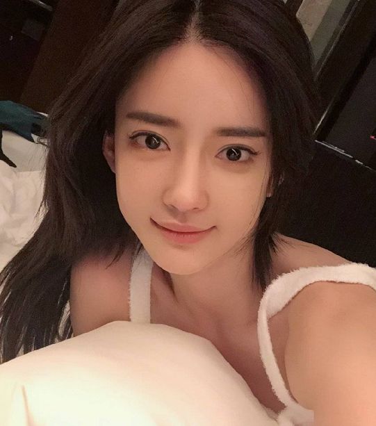 其实潘南奎是一个韩国的网红而已,因为自己的外表是非常出众的,所以