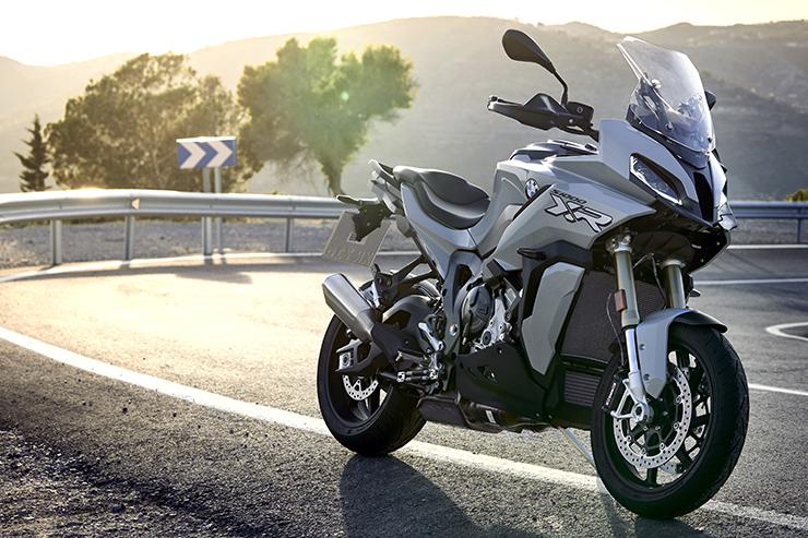 多面手跨界摩托 宝马s1000xr 2020外媒测评