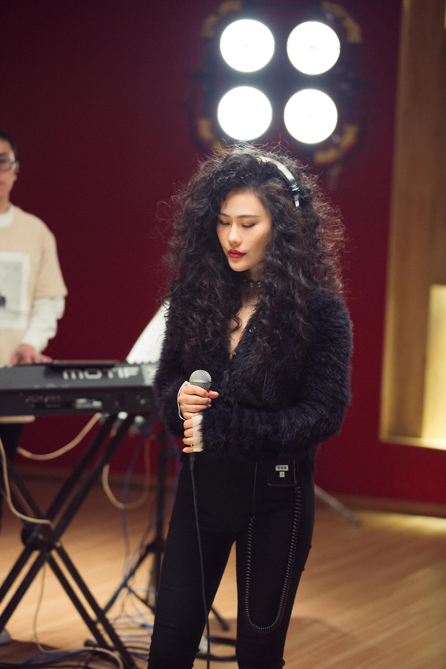 袁娅维新编《love can fly》获好评 灵魂开唱塑造春日气息