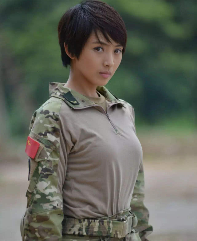 出道22年零绯闻,演17次主角也没红,小10岁老婆比他还有名