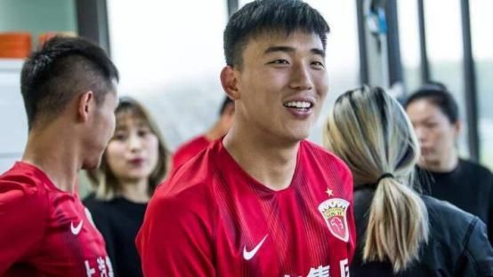 上港王牌锋霸成新赛季离队热门|李浩文|上港|李圣龙_新浪新闻