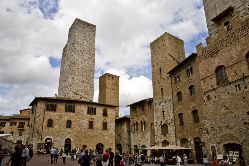 中世纪意大利建筑艺术的典范,千塔之城——圣吉米尼亚诺
