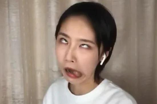 诸葛大力再次直播,头发油腻翻白眼吐舌头扮丑,女神形象崩塌