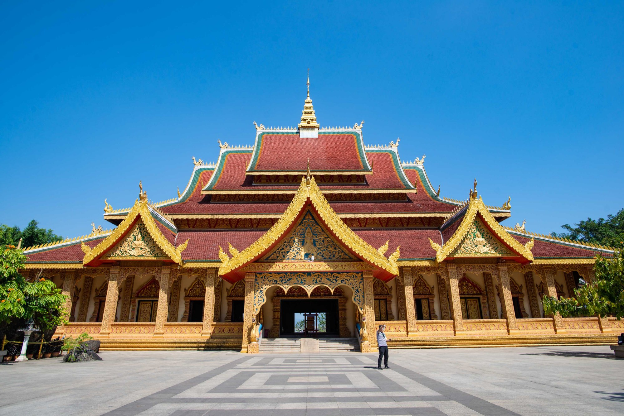 西双版纳大佛寺拥有东南亚最高的佛像是版纳人民礼佛重地