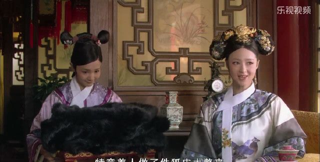 甄嬛传:谁看懂了?华妃的墨狐皮,太后的步摇,两者有何联系?|狐皮|皇上|太后_新浪新闻