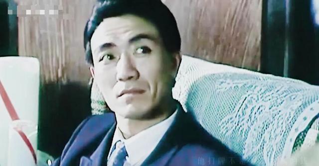 李幼斌年轻时真帅啊,剑眉星目鼻子太优秀,难怪考北电外形是满分